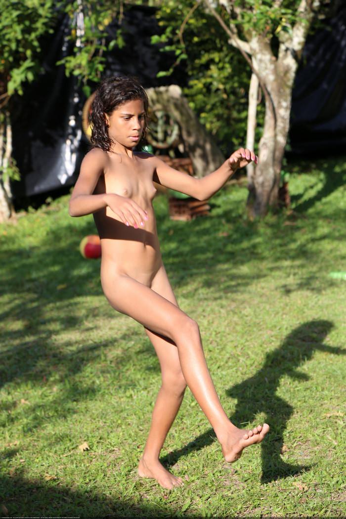 Active fun Brazilian nudists photo Active fun Brazilian nudists photo